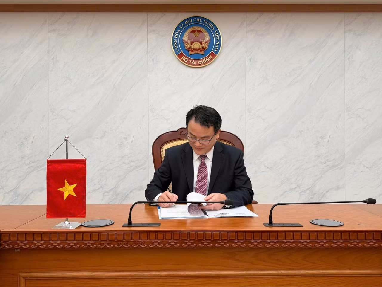 thu-truong.png