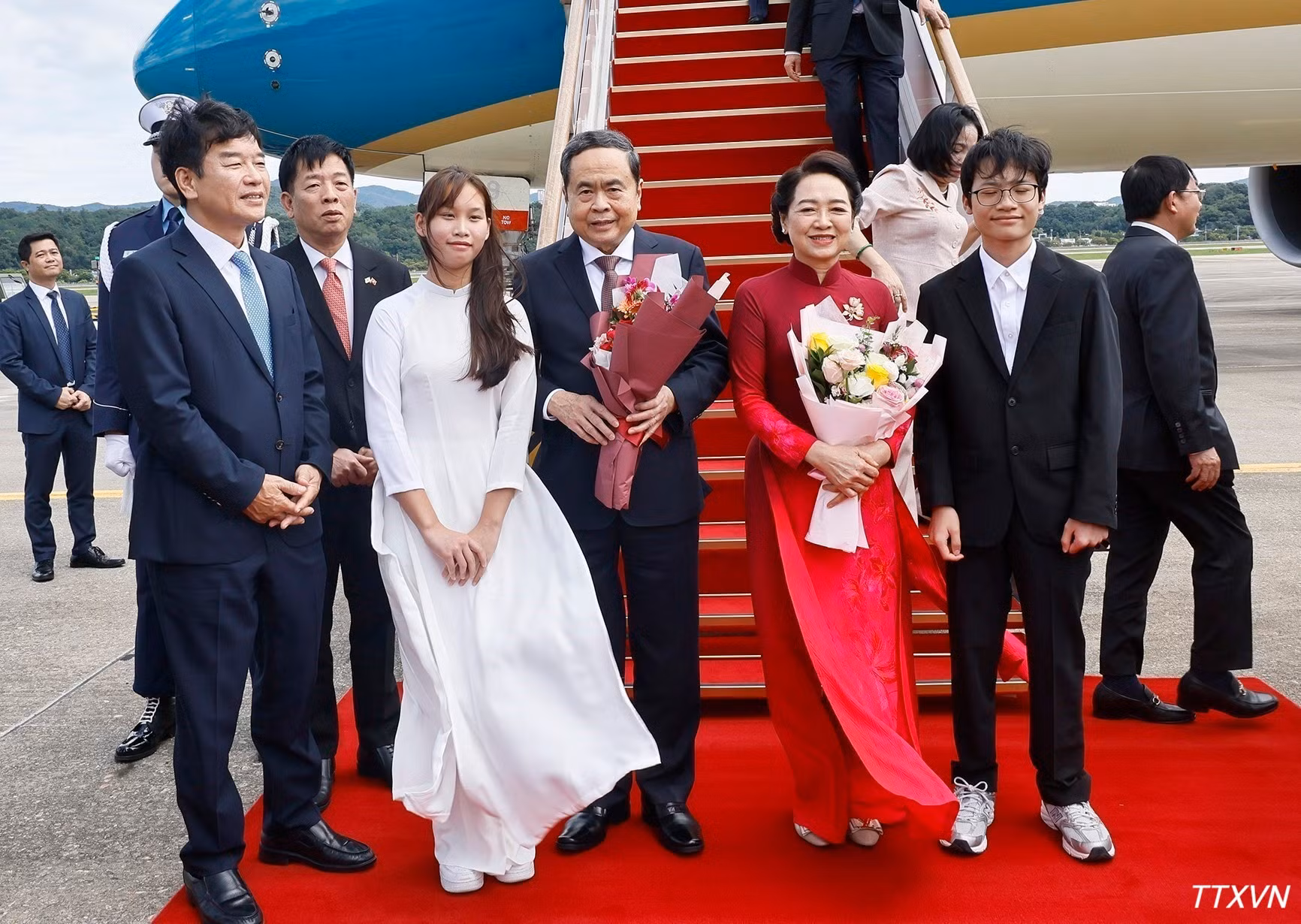 vna-potal-chu-tich-quoc-hoi-tran-thanh-man-den-seoul-bat-dau-tham-chinh-thuc-han-quoc-8860.jpg