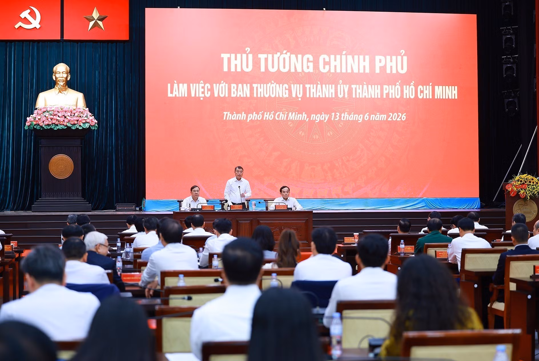 vna-potal-thu-tuonglam-viec-voi-ban-thuong-vu-thanh-uy-thanh-pho-ho-chi-minh-8824020-1.jpg