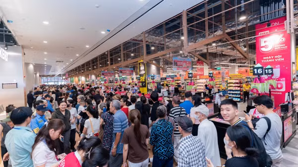 AEON Thanh Hoá những ngày đầu khai trương thu hút rất đông người dân xứ Thanh đến tham quan, mua sắm. (Ảnh: AEON)