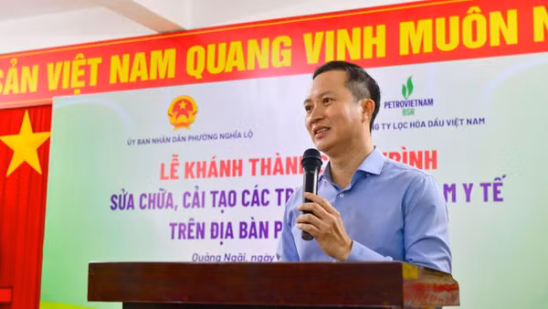 Ông Phạm Minh Nghĩa - Phó Tổng Giám đốc BSR phát biểu tại lễ khánh thành. (Ảnh: CHÍNH LINH)