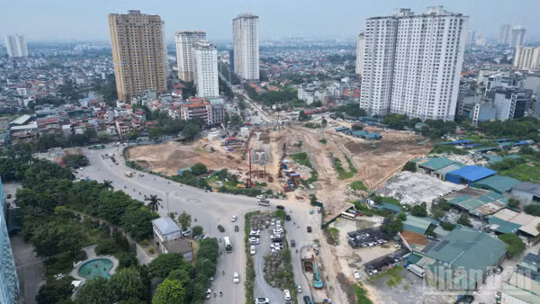 [Ảnh] Hà Nội: Dự án nút giao Phạm Tu-Đường 70 bước vào giai đoạn thi công cao điểm