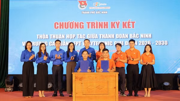 Lễ ký kết thỏa thuận hợp tác MOU Thành đoàn Bắc Ninh và Cao đẳng FPT Polytechnic. ( Ảnh: FPT Polytechnic)