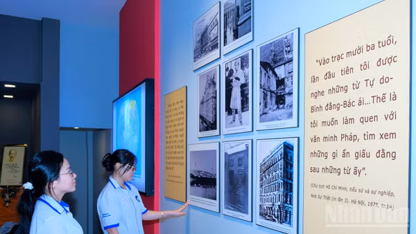 Căn nhà số 5 Châu Văn Liêm. phường Chợ Lớn, Thành phố Hồ Chí Minh đón nhiều đoàn khách đến tham quan, dâng hương.