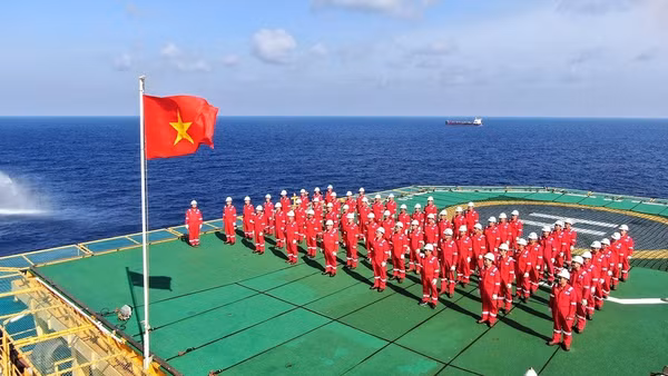 Tầm vóc của Petrovietnam trước hết được đo bằng những đóng góp cụ thể cho nền kinh tế. (Nguồn ảnh: PVN)