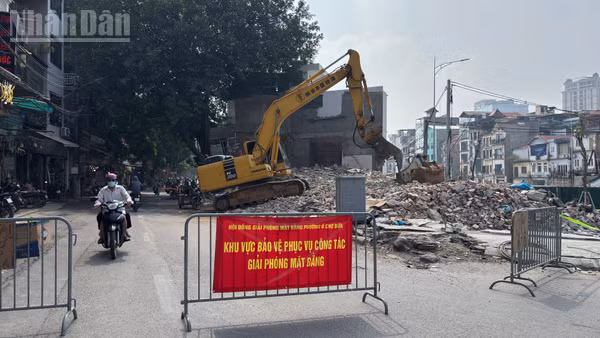 [Ảnh] Toàn cảnh giải phóng mặt bằng Vành đai 1 làm bãi đỗ xe, vườn hoa, trạm sạc
