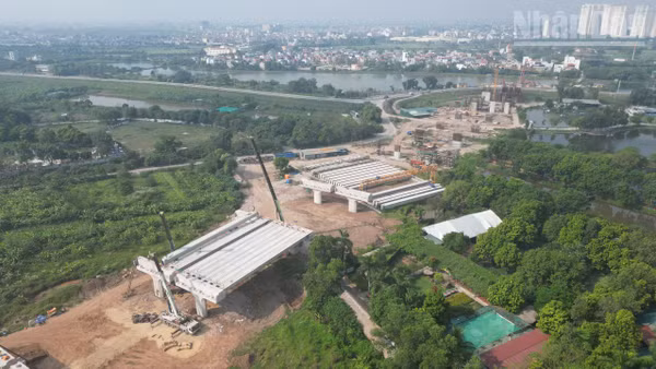 Dự án cầu Ngọc Hồi và đường dẫn hai đầu cầu đang được các nhà thầu tập trung nhân lực, máy móc, tổ chức nhiều mũi thi công nhằm đẩy nhanh tiến độ, phấn đấu hoàn thành và thông xe kỹ thuật trước Hội nghị Cấp cao APEC 2027.