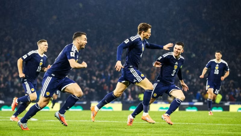 Sự gắn kết và tinh thần tập thể là thứ vũ khí lớn nhất của tuyển Scotland trước thử thách mang tên Brazil. (Ảnh: FIFA)