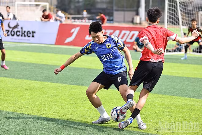 Các cầu thủ tranh tài trong khuôn khổ Giải bóng đá Thanh niên Việt Nam 2026. (Ảnh: MINH ĐỨC)