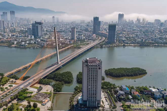 [Video] Khám phá bên trong cầu Trần Thị Lý - Biểu tượng "cánh buồm căng gió" trên sông Hàn