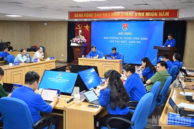 Toàn cảnh hội nghị.