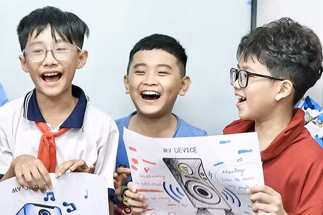 Hiện nay, nhiều gia đình đã cho trẻ làm quen sớm với ngoại ngữ.