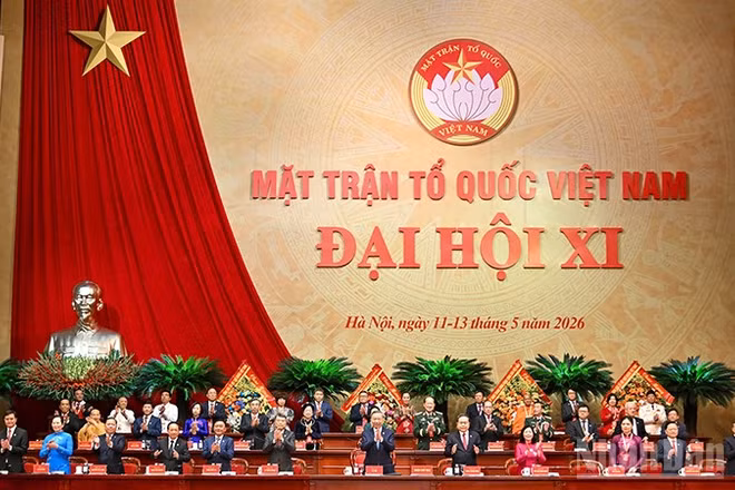 Tổng Bí thư, Chủ tịch nước Tô Lâm và các đồng chí Ủy viên Đoàn Chủ tịch Đại hội.