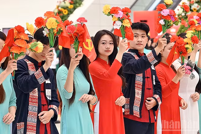 Đại diện thế hệ trẻ Việt Nam tại Đại hội đại biểu toàn quốc Mặt trận Tổ quốc Việt Nam lần thứ XI. (Ảnh: THỦY NGUYÊN)