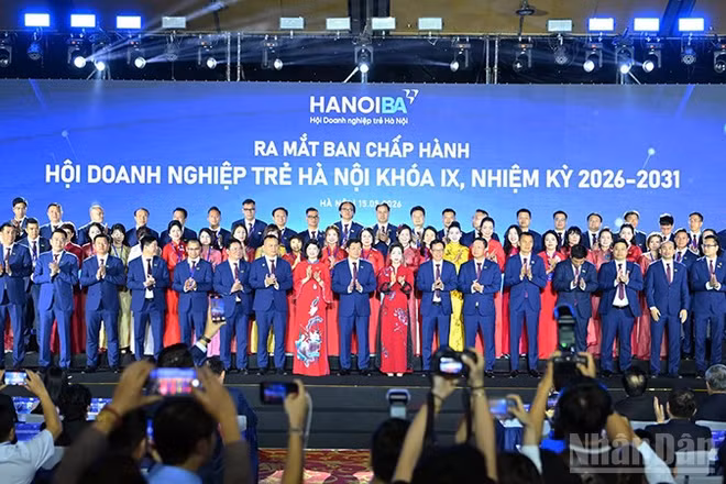 Ban Chấp hành Hội Doanh nghiệp trẻ Hà Nội (HanoiBA) khóa IX ra mắt Đại hội.