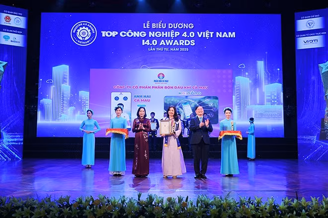 Các doanh nghiệp công nghệ được vinh danh tại Lễ biểu dương Top Công nghiệp 4.0 Việt Nam lần thứ tư.