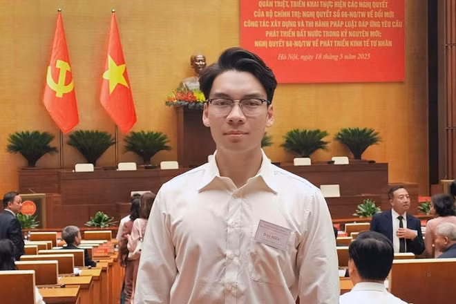 Nguyễn Đức Nhật Anh trong vai trò đại biểu tại Hội nghị toàn quốc quán triệt, triển khai thực hiện các Nghị quyết của Bộ chính trị.