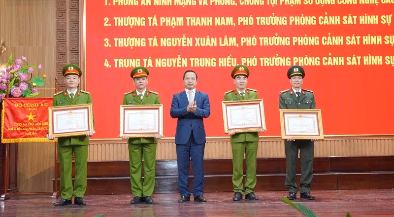 dong-chi-tran-tien-dung-bi-thu-tinh-uy-trao-bang-khem-cua-thu-tuong-chinh-phu-cho-01-tap-the-03-ca-nhan.jpg