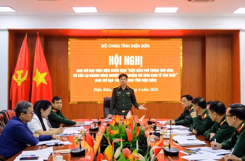 Đại tá Trịnh Đức Thiêm, Ủy viên Ban Thường vụ Tỉnh ủy, Chỉ huy trưởng Bộ Chỉ huy Quân sự tỉnh triển khai Kế hoạch 1850 đến các đơn vị.