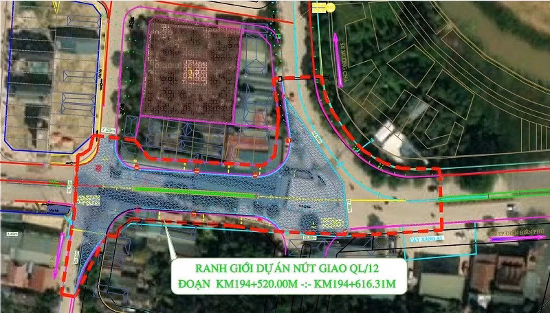 Nét đỏ trong hình là ranh giới nút giao Quốc lộ 12 với đường Phạm Văn Đồng. 