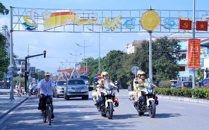 Hưởng ứng Ngày Thế giới không thuốc lá (31/5) và Tuần lễ Quốc gia không thuốc lá năm 2026 do tỉnh Điện Biên tổ chức, hàng nghìn người là cán bộ, học sinh, nhân dân đã diễu hành qua các tuyến phố với khẩu hiệu "không hút thuốc lá, để bảo vệ sức khỏe nhân dân".