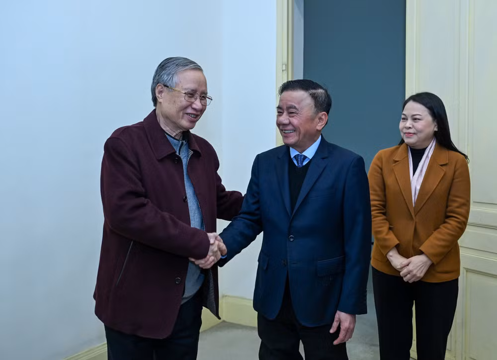 gen-h-dc-tran-qv.jpg