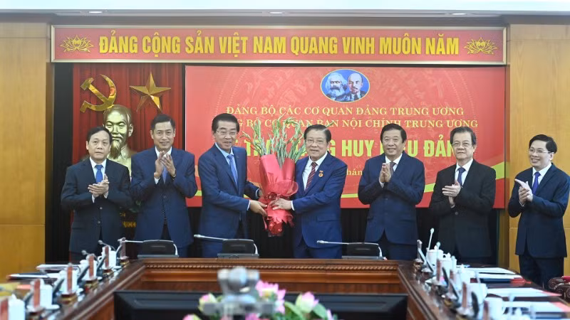 bnc-tu-tang-hoa-2311.jpg