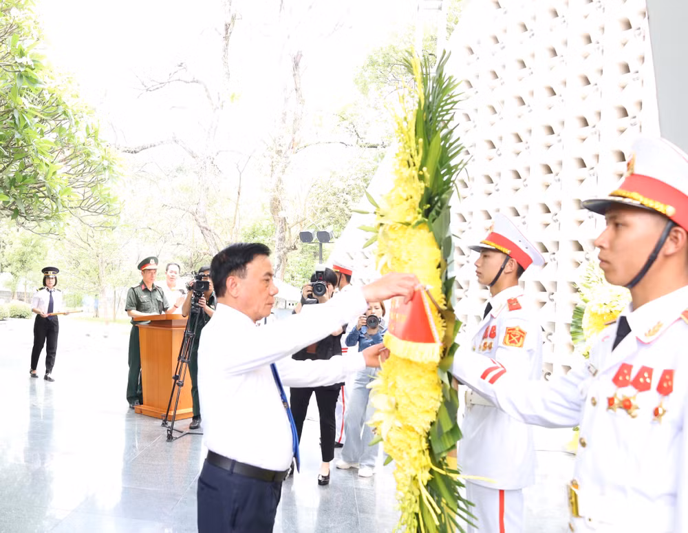 nghia-trang-dang-hoa.jpg