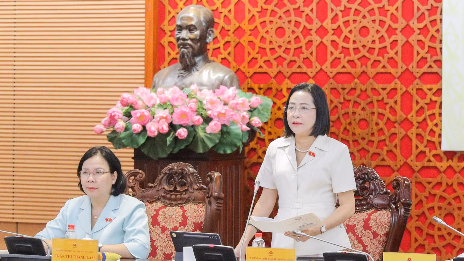 pho-chu-tich-quoc-hoi-nguyen-thi-thanh-514.jpg