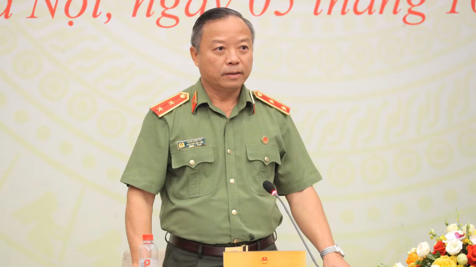 giam-doc-hoc-vien-chinh-tri-cong-an-nhan-dan-trung-tuong-phan-xuan-tuy-4254.jpg