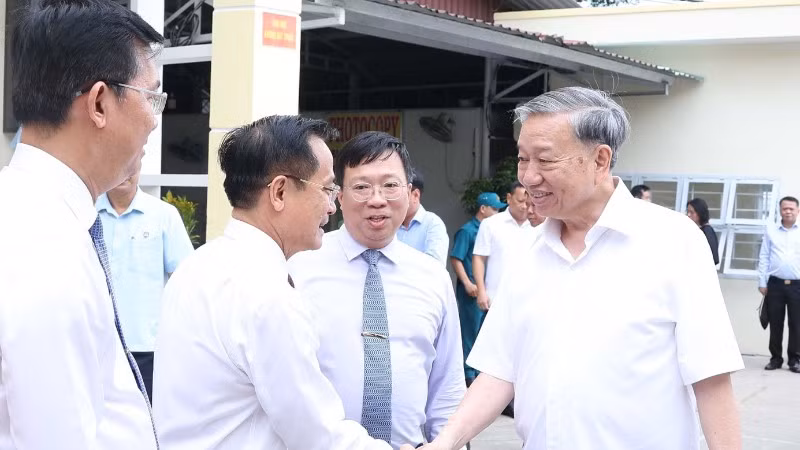 vna-potal-tong-bi-thu-to-lam-khao-sat-thuc-te-mo-hinh-to-chuc-chinh-quyen-dia-phuong-2-cap-tai-xa-tan-vinh-loc-thanh-pho-ho-chi-minh-8121093-63.jpg
