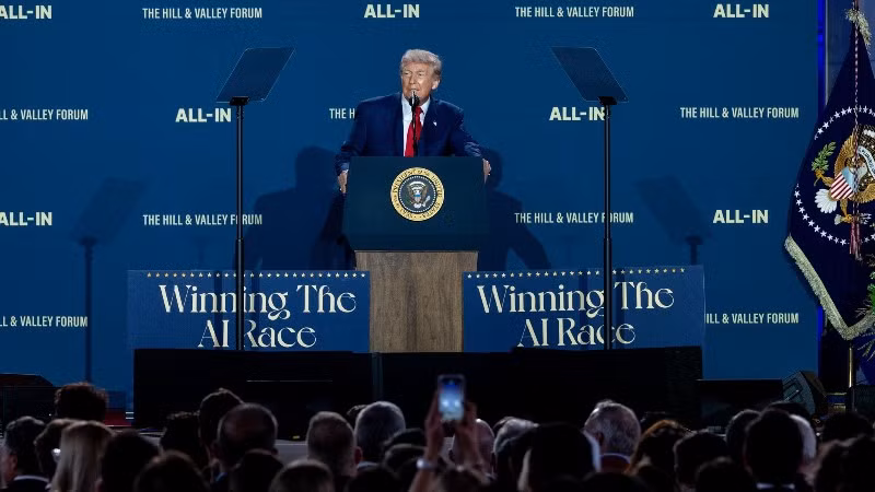 Tổng thống Donald J. Trump đang "thổi bùng" cuộc cách mạng AI tại nước Mỹ. (Ảnh: The White House)