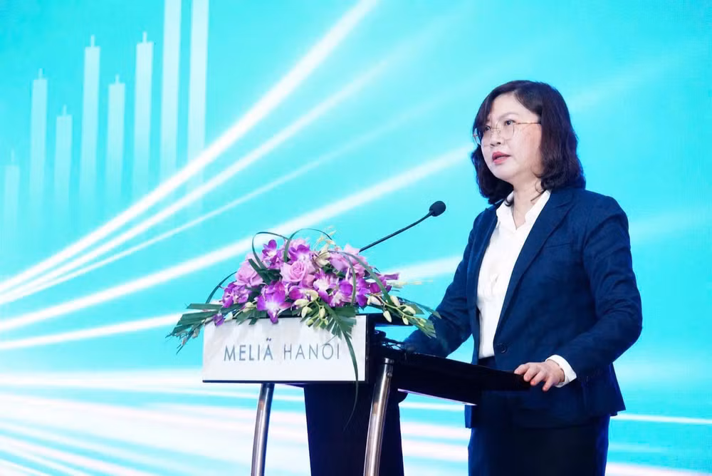 Chủ tịch Ủy ban Chứng khoán Nhà nước Vũ Thị Chân Phương phát biểu khai mạc Hội thảo.