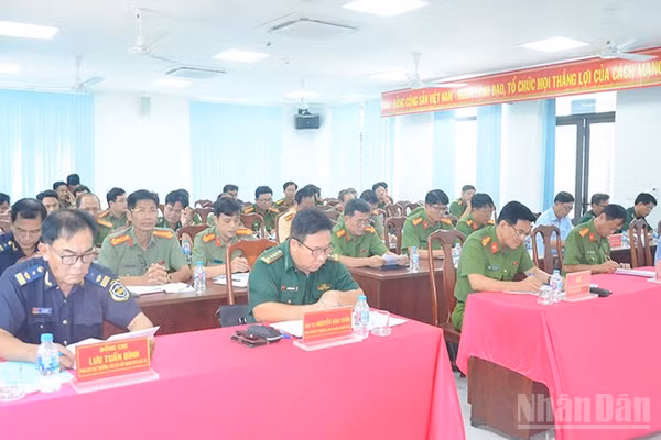 Các đại biểu dự hội nghị.