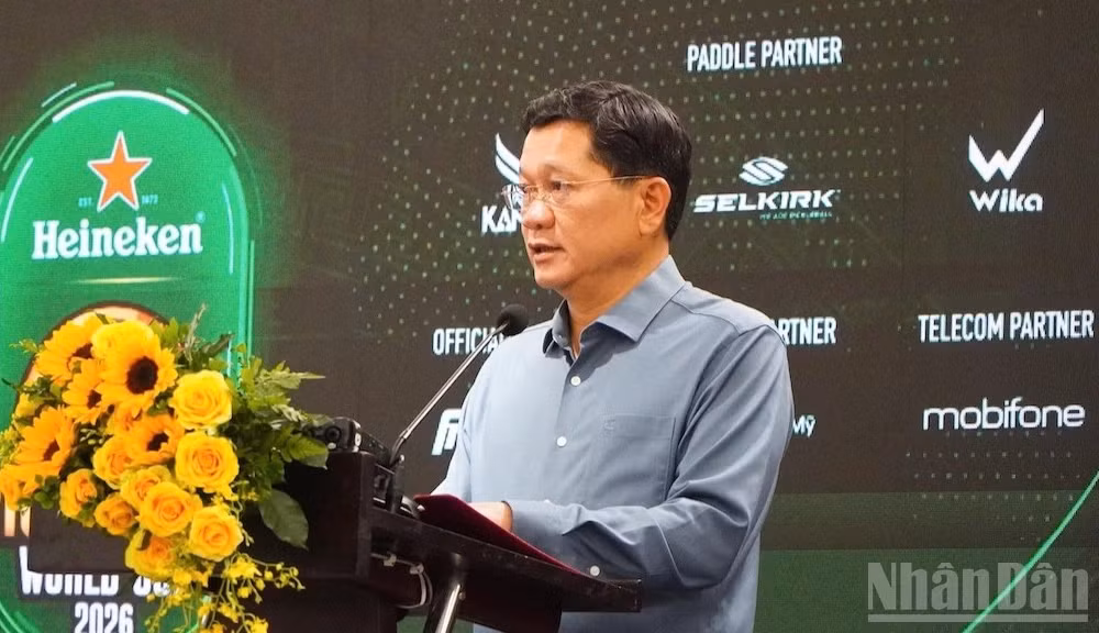 Ông Trần Phước Sơn, Phó Chủ tịch Thường trực Hội đồng nhân dân thành phố Đà Nẵng, đồng Trưởng Ban tổ chức Giải Heineken Pickleball World Cup 2026, Chủ tịch Liên đoàn Pickleball thành phố Đà Nẵng, phát biểu tại sự kiện. (Ảnh: ANH ĐÀO)