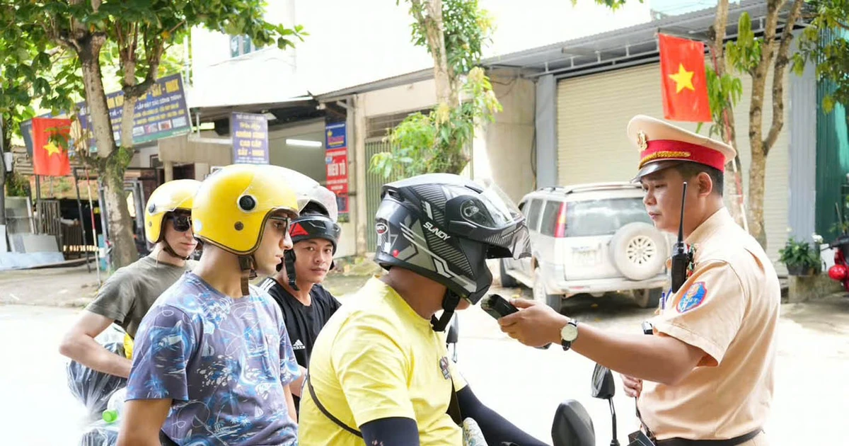 Bảo đảm an toàn giao thông dịp nghỉ lễ 2/9 trên Cao nguyên đá Đồng Văn