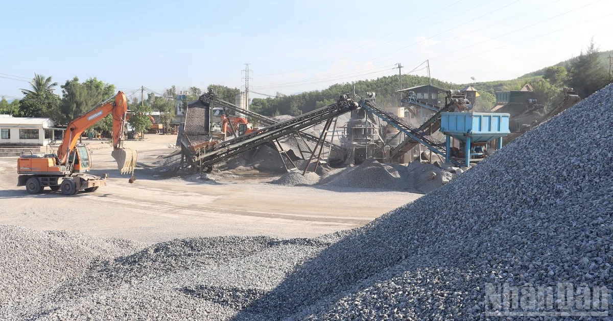 Quảng Ngãi yêu cầu bảo đảm tiến độ cung ứng khoáng sản phục vụ các công trình