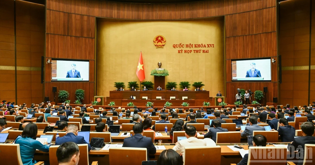Quốc hội thảo luận về kinh tế-xã hội, ngân sách nhà nước và đầu tư công