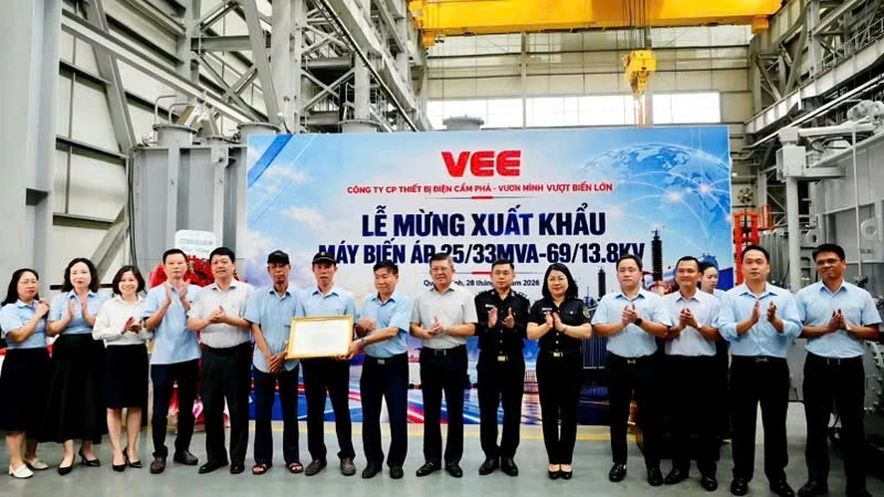 Công ty Cổ phần Thiết bị điện Cẩm Phả xuất khẩu máy biến áp đầu tiên sang Philippines