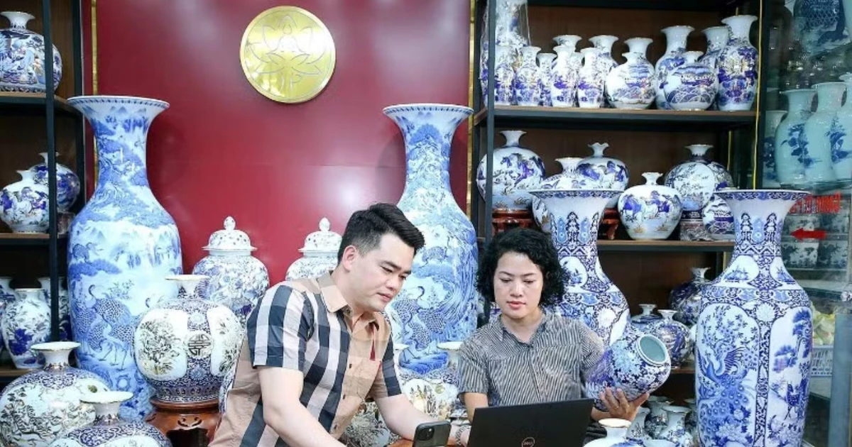 Ứng dụng thương mại điện tử trong phát triển làng nghề truyền thống