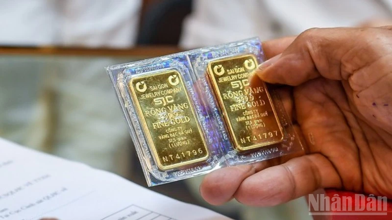 Giá vàng ngày 24/10: Vàng miếng SJC tiếp tục giảm theo giá thế giới