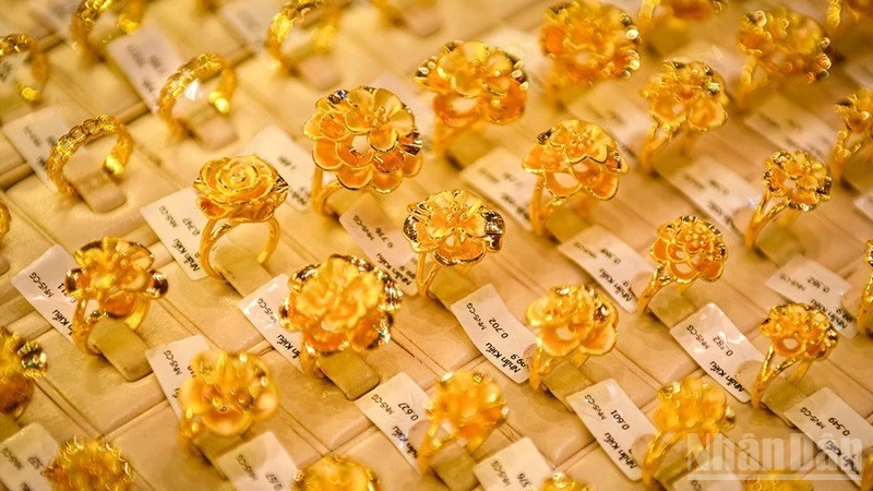 Giá vàng trong nước giảm mạnh ngày 3/9