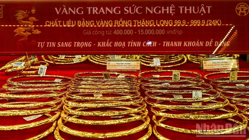 Giá vàng trong nước và thế giới tiếp tục tăng ngày 22/8