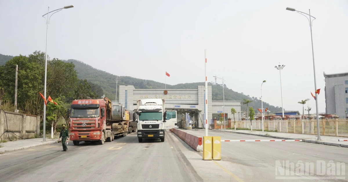 Lạng Sơn: Xuất nhập khẩu không gián đoạn dù bão số 4