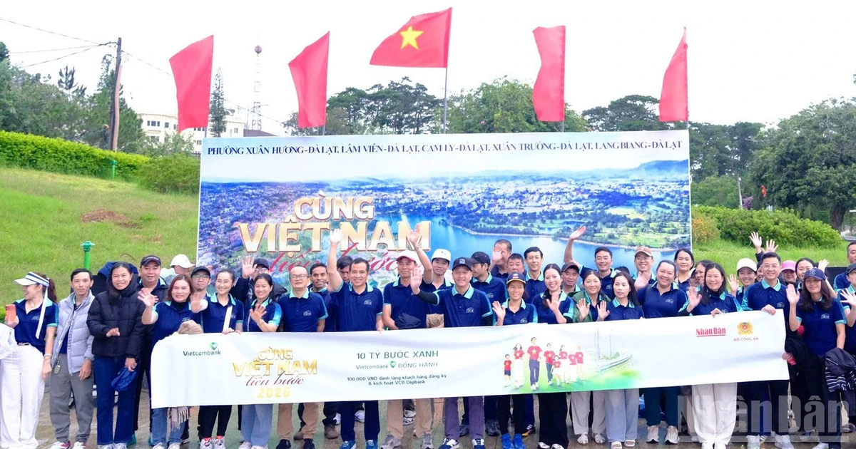 Những bước chân nối dài “10 tỷ bước xanh” trên xứ ngàn hoa Đà Lạt
