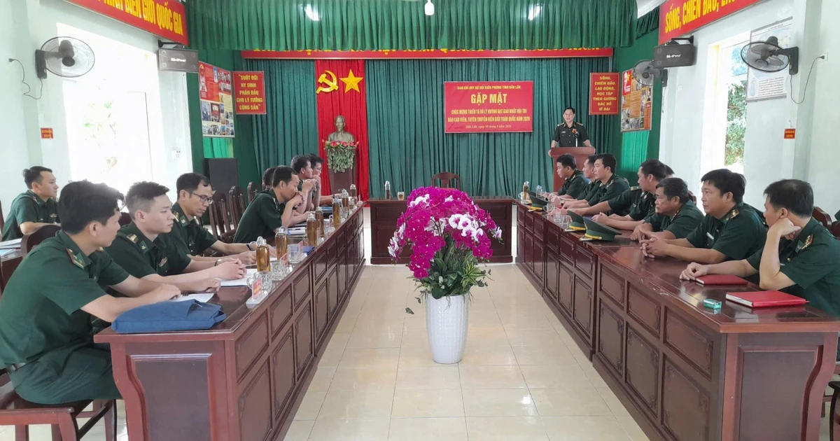 Gặp mặt, tuyên dương Thiếu tá Vũ Lý Huỳnh đoạt giải Nhất Hội thi Báo cáo viên, tuyên truyền viên giỏi toàn quốc
