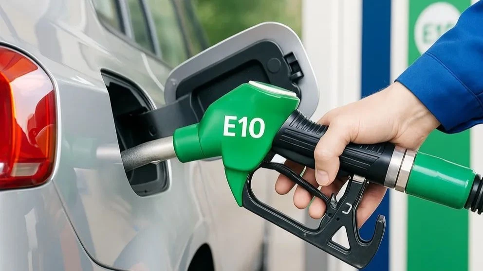 Xăng E5RON92 tăng mạnh, giá dầu diesel vượt 30.000 đồng/lít