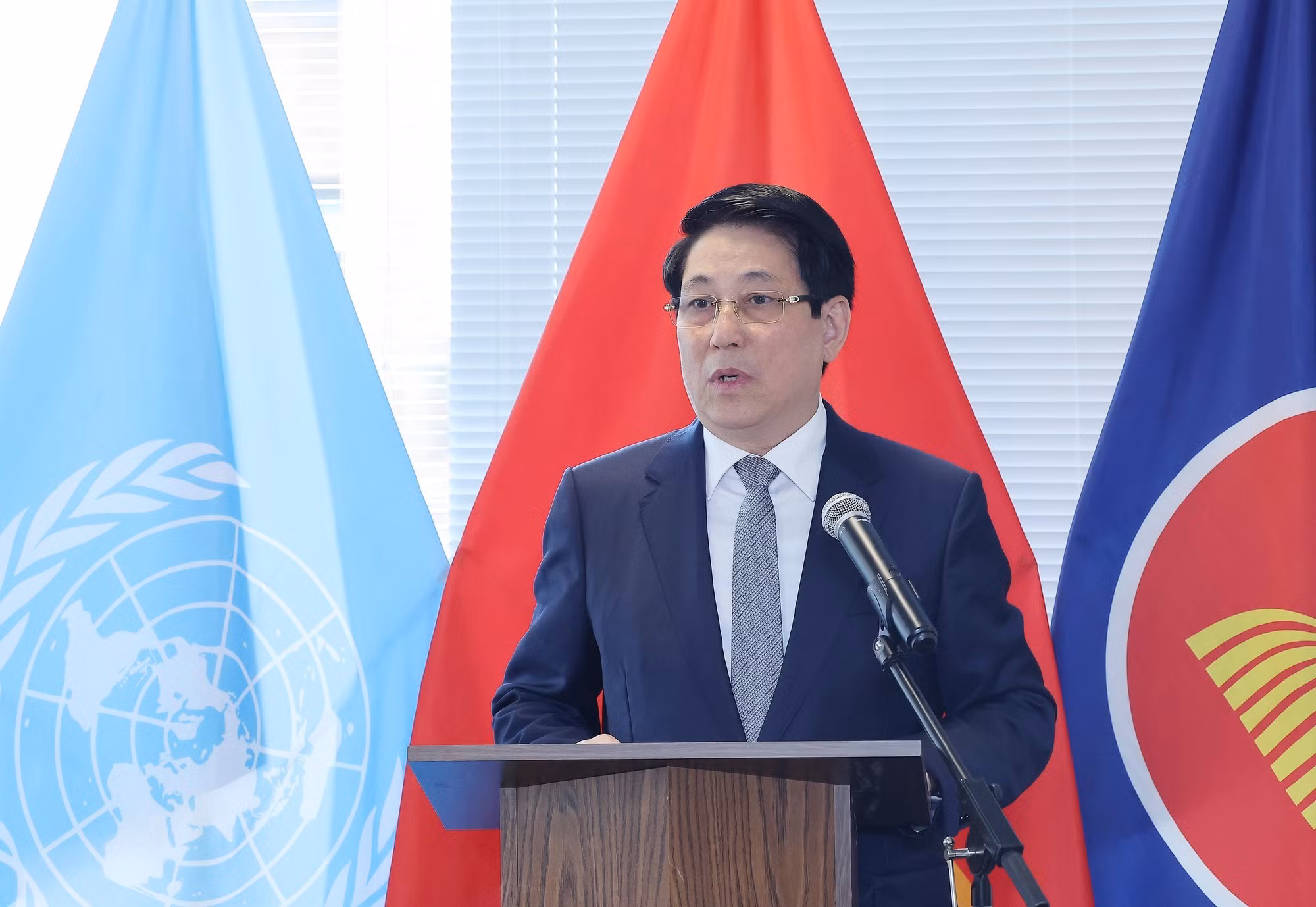 vna-potal-chu-tich-nuoc-tham-phai-doan-thuong-truc-viet-nam-tai-lien-hop-quoc-8295000.jpg