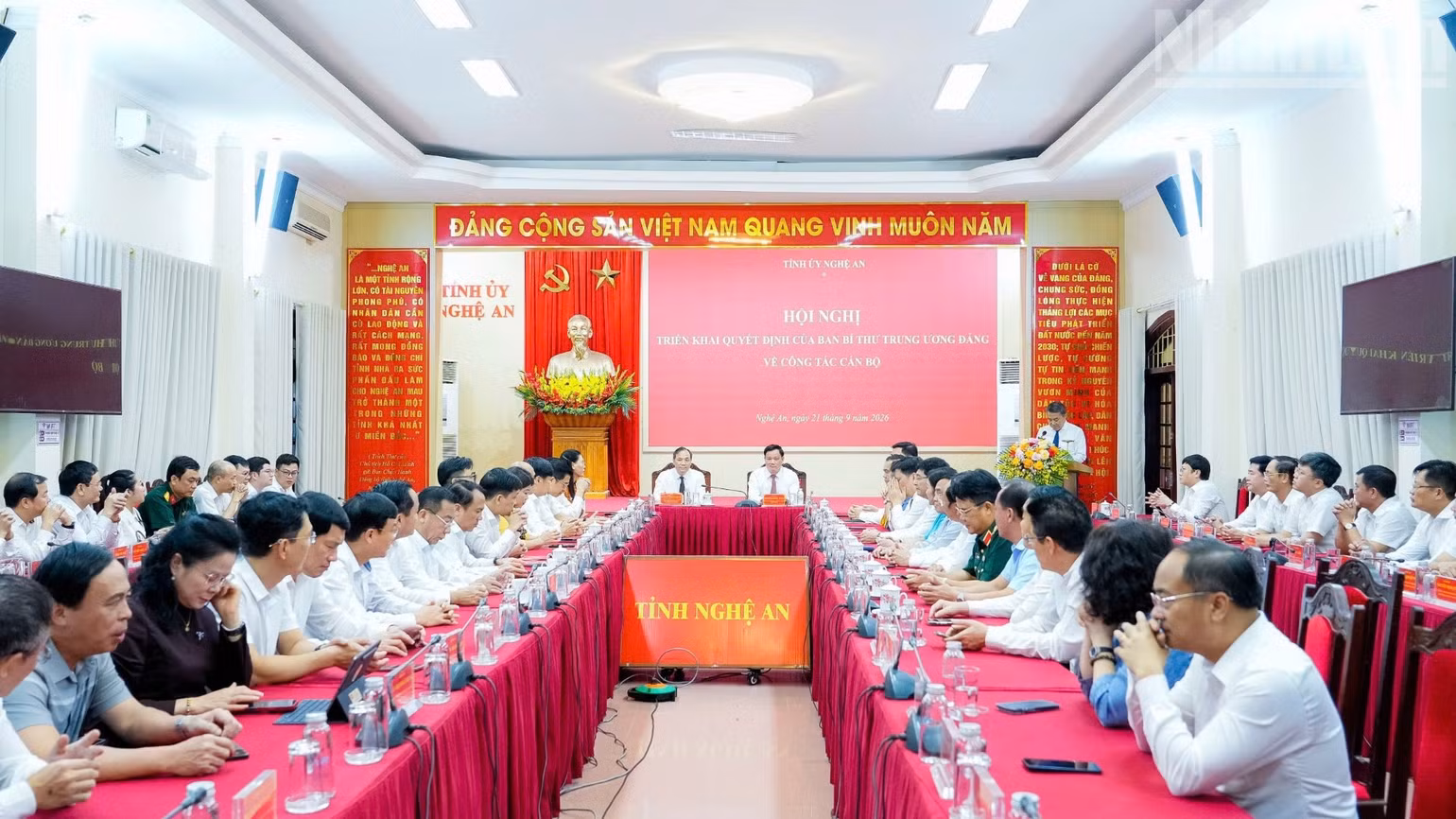 ndo_tr_7590-9080.jpg