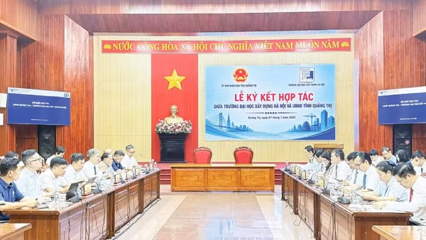 Quang cảnh cuộc làm việc (Ảnh NGUYỄN LOAN) 